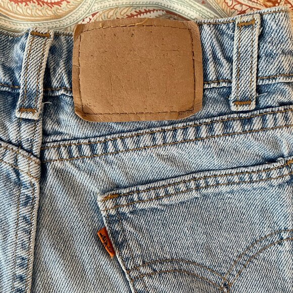 Vintage Levi's jean shorts - Picture 4 of 12